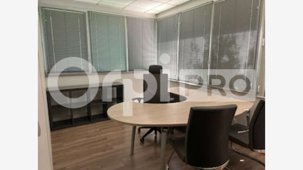 Bureau 114m² RDC à vendre à Lissieu