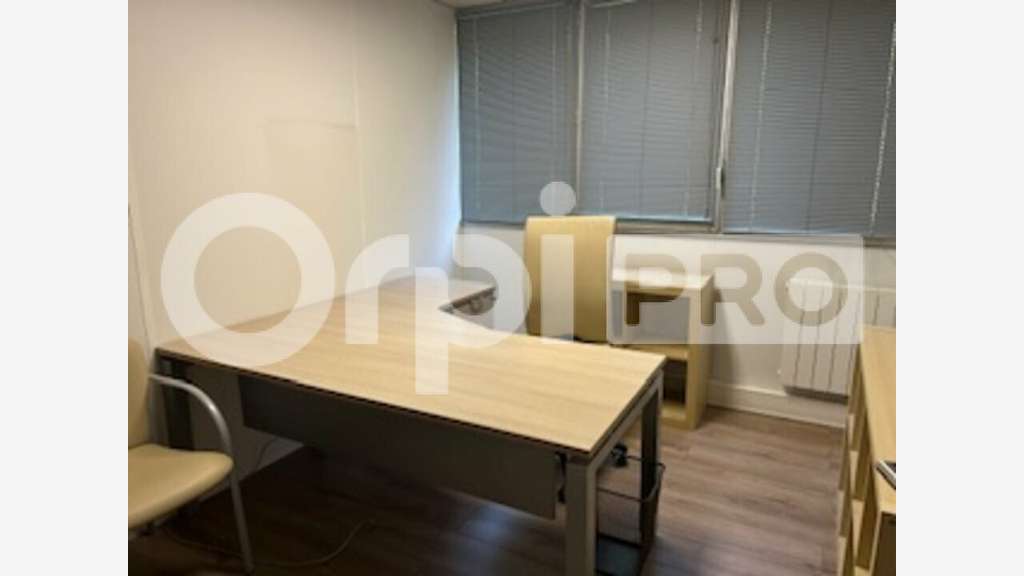 Bureau 114m² RDC à vendre à Lissieu