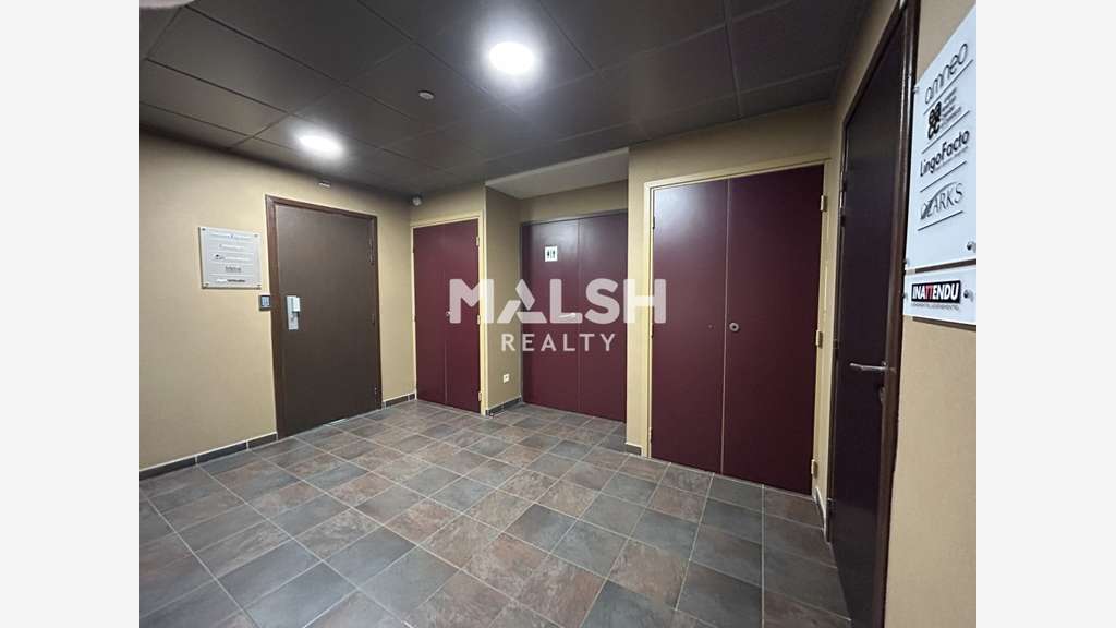 Bureaux à vendre 67m² RDC à Lissieu 