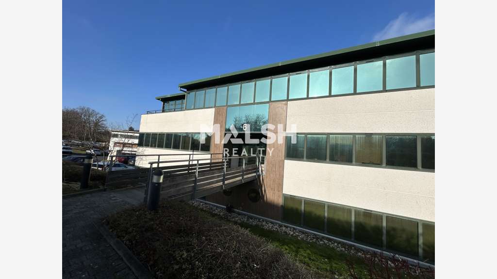 Bureaux à vendre 67m² RDC à Lissieu 