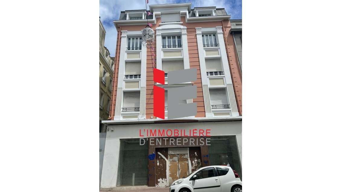 Local 1320m² à vendre axe très passant de Lorient