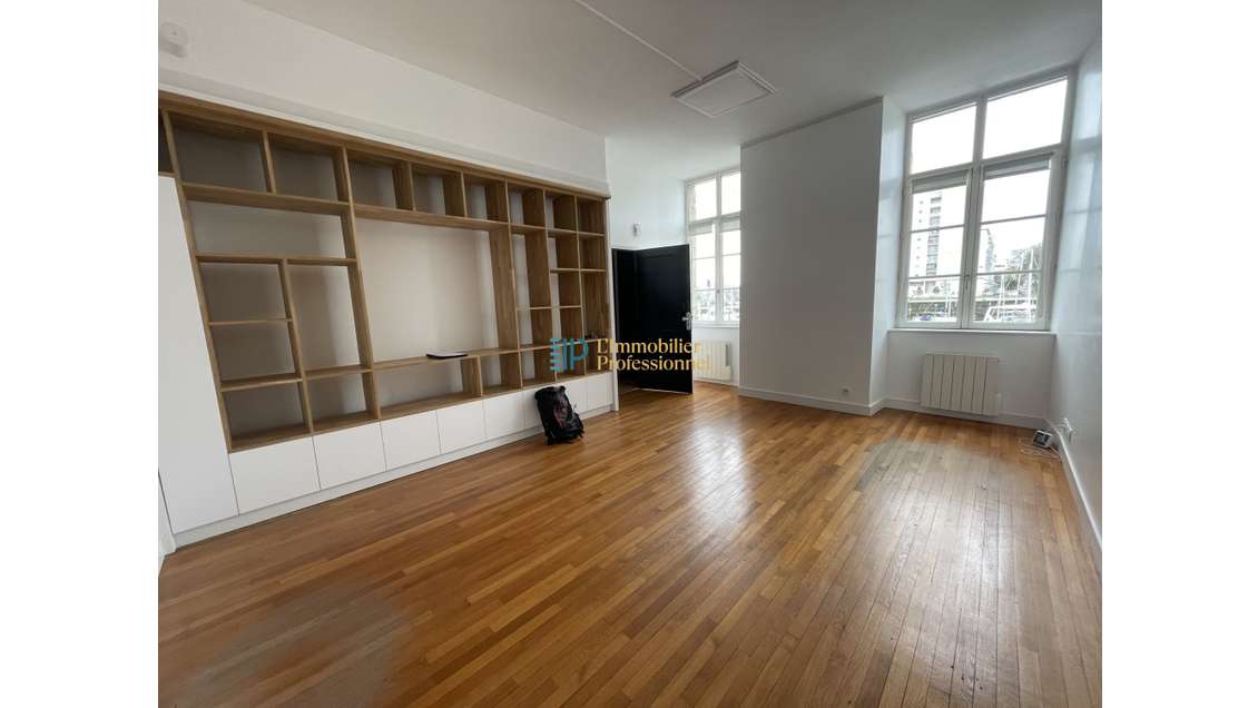 A louer bureaux 110m² à Lorient quai des Indes