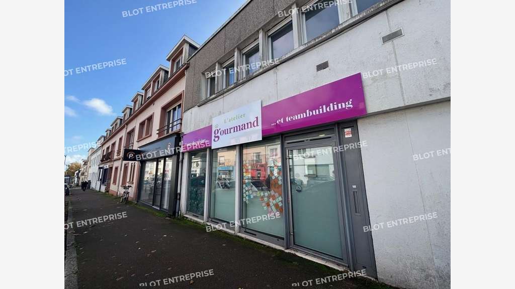 A vendre/à louer local vitrine 180m² à Lorient