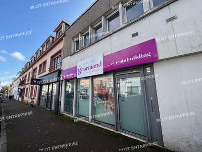 A vendre/à louer local vitrine 180m² à Lorient