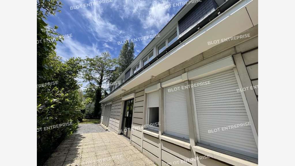 À vendre bureaux 300m² sur 2 niveaux à Lorient