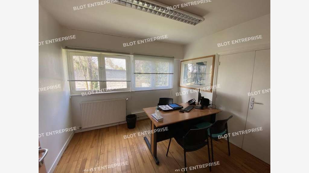 À vendre bureaux 300m² sur 2 niveaux à Lorient