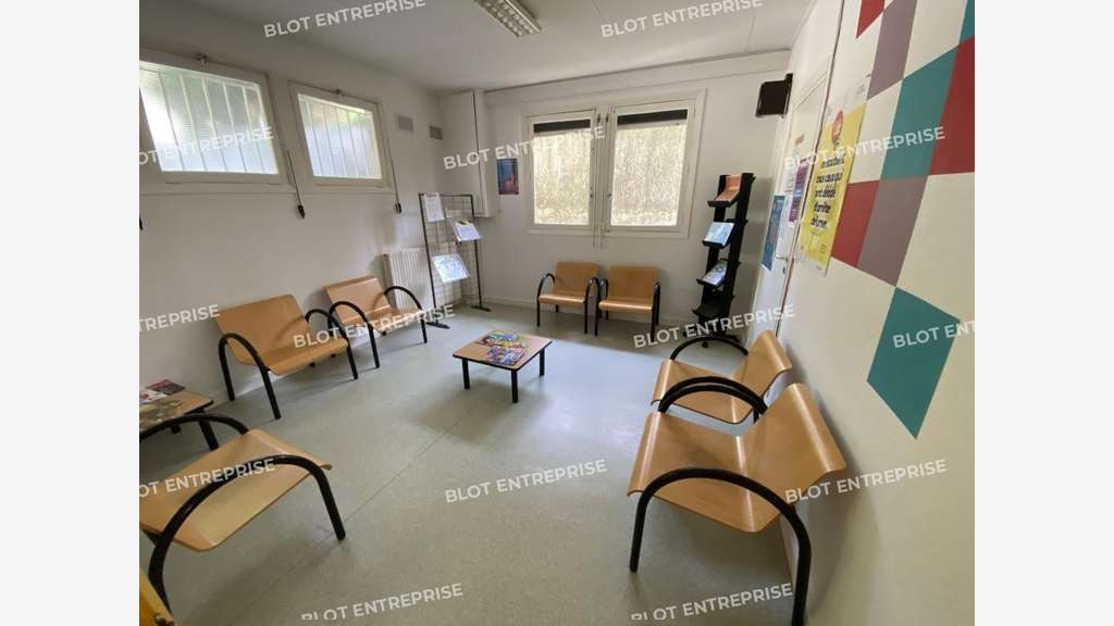 À vendre bureaux 300m² sur 2 niveaux à Lorient