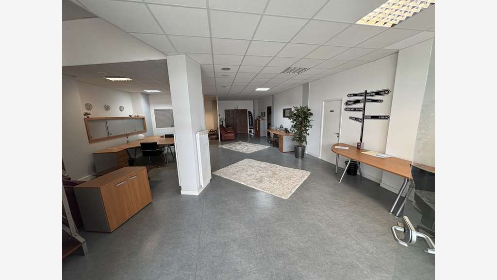 Local entrepot/bureau ultra centre Lorient