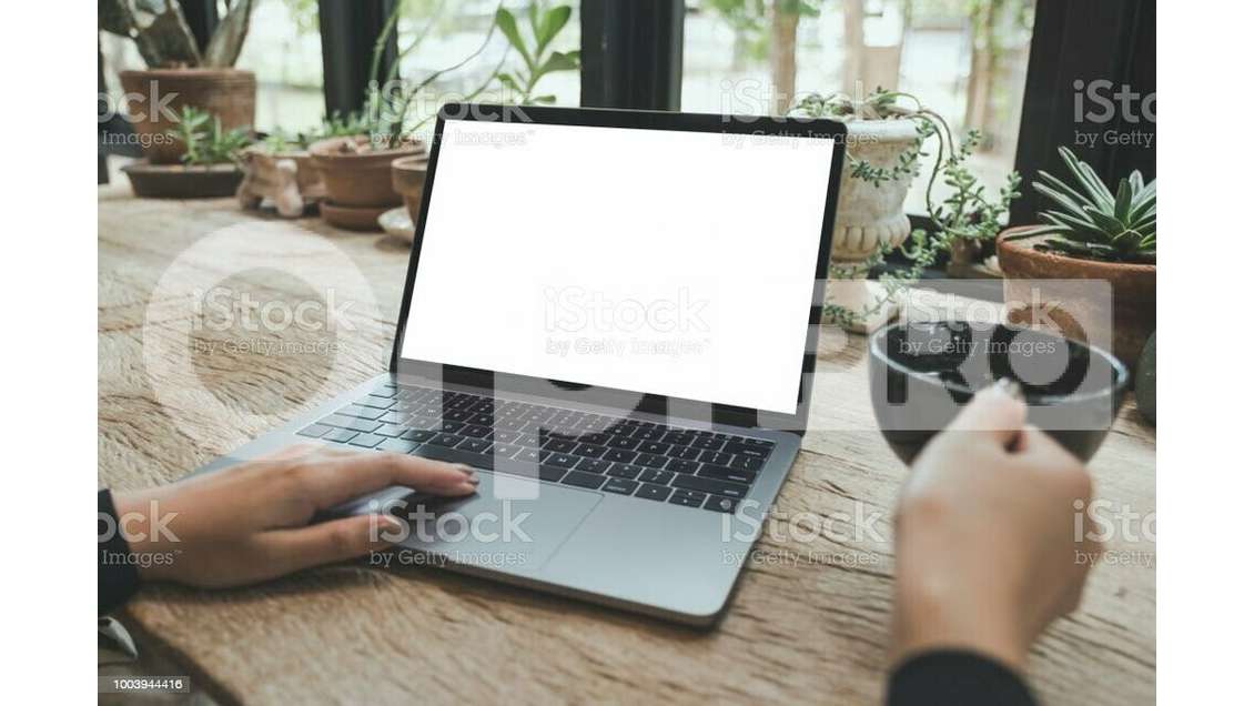 AV bureau RE2020 proche grand parking à Lunel