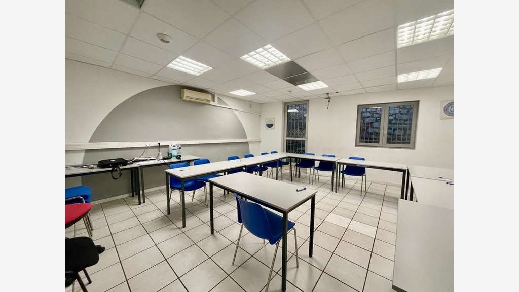 Vente murs commerciaux 185m² à Lunel centre