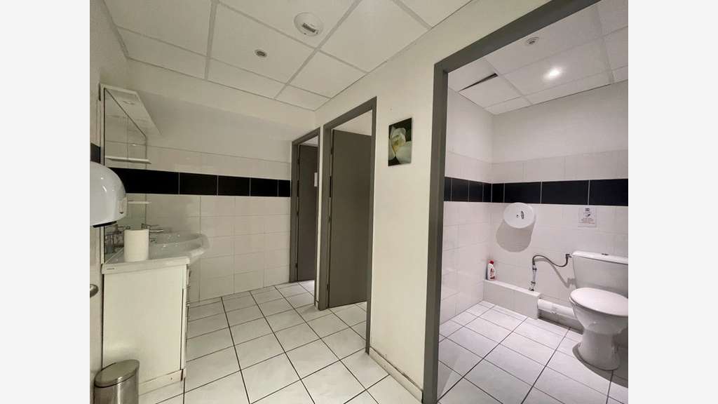 Vente murs commerciaux 185m² à Lunel centre