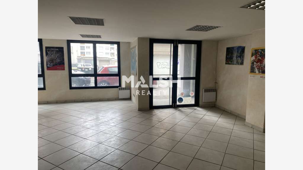 Vente bureaux très lumineux 144m² RDC à Lyon 3e