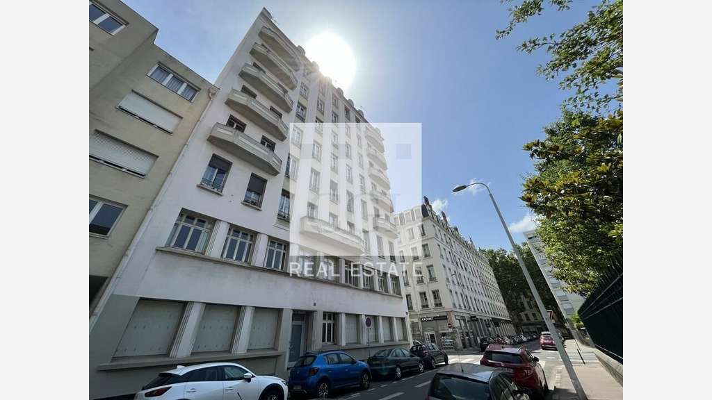 Bureaux 276m² sur 2 niveaux à vendre à Lyon 6e