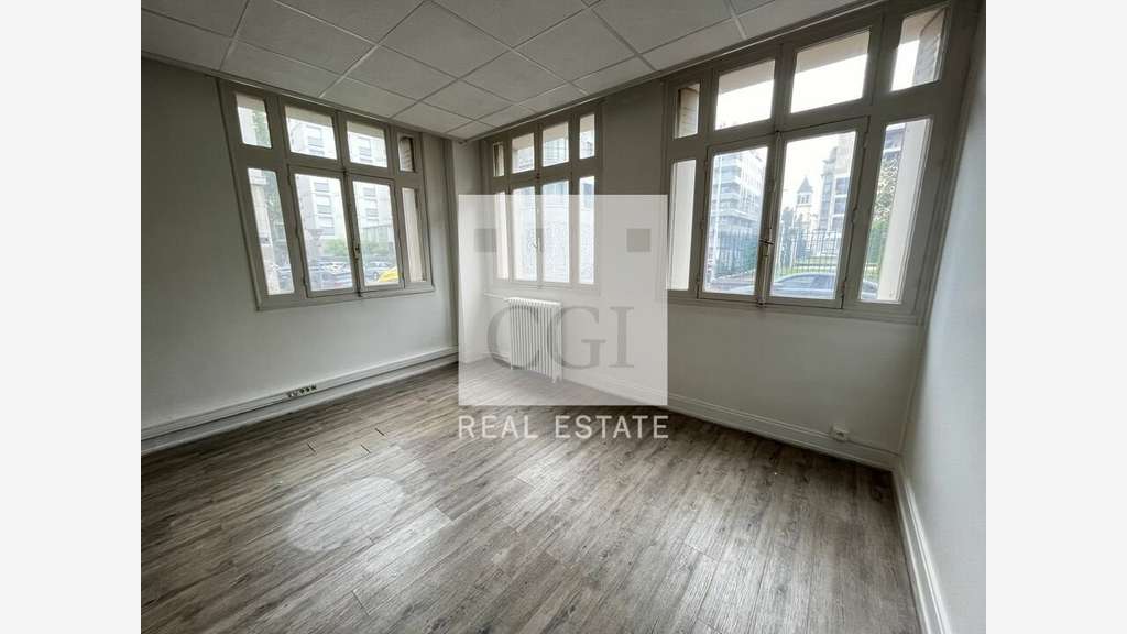 Bureaux 276m² sur 2 niveaux à vendre à Lyon 6e