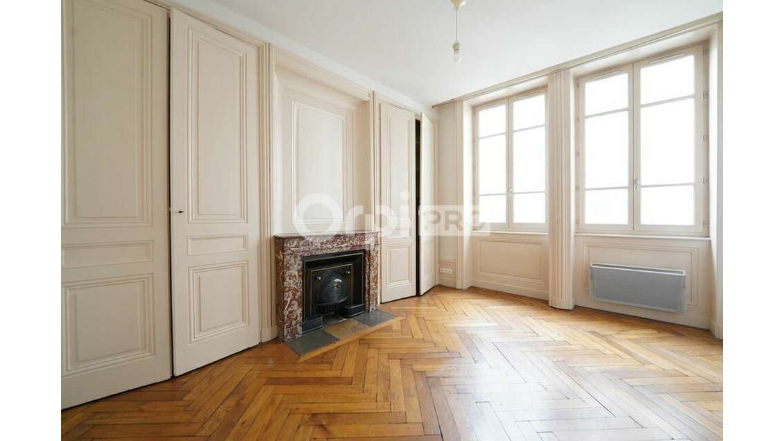 Bureaux 52m² à vendre au 3ème étage à Lyon 69006