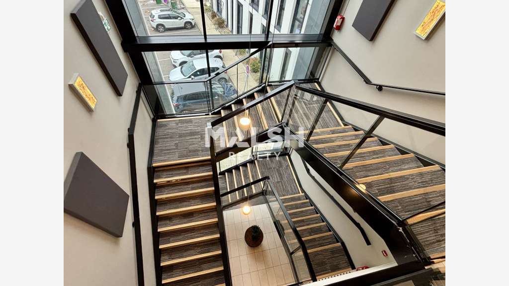 Bureaux à vendre 305m² Lyon 7e tramway T10