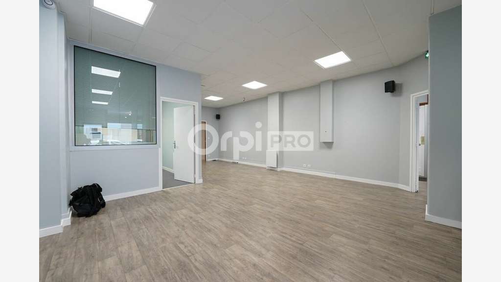 Bureaux à vendre 300m² RDC ERP/PMR Lyon 7e