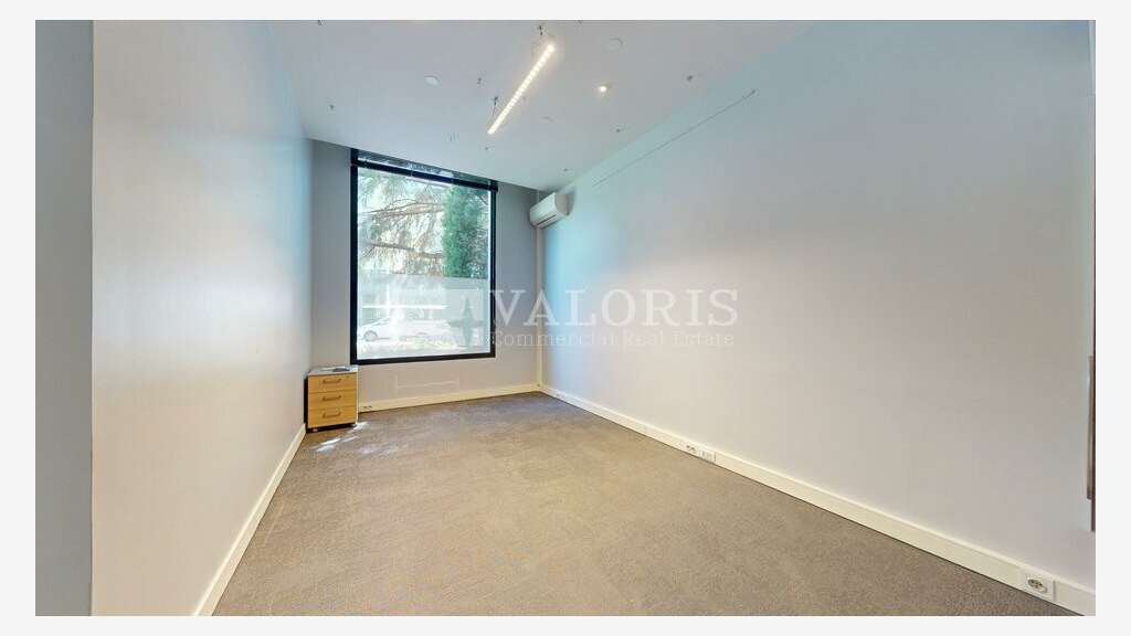 Bureaux cloisonnés en duplex à vendre à Lyon 9e