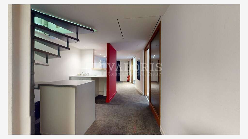 Bureaux cloisonnés en duplex à vendre à Lyon 9e