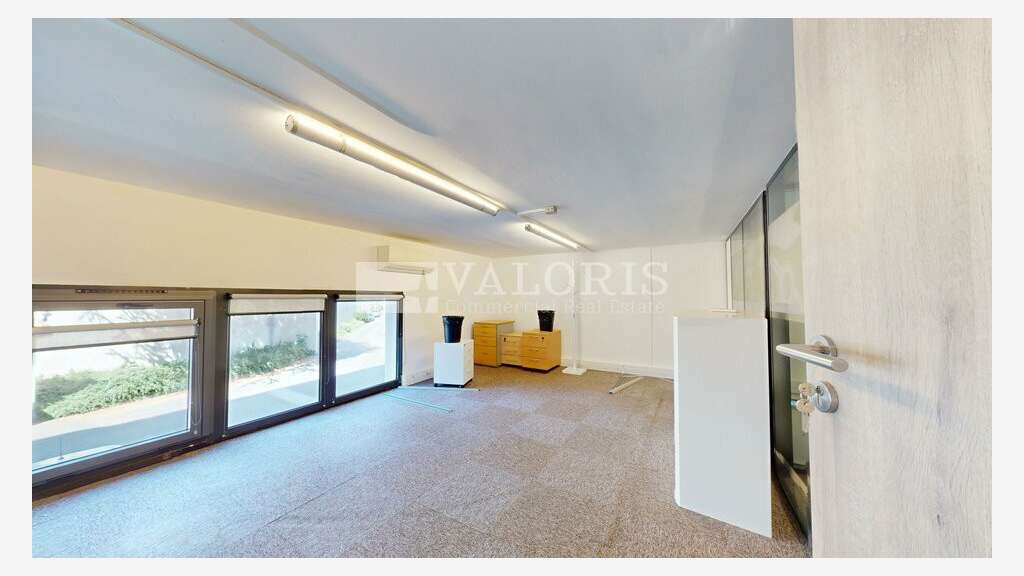 Bureaux cloisonnés en duplex à vendre à Lyon 9e