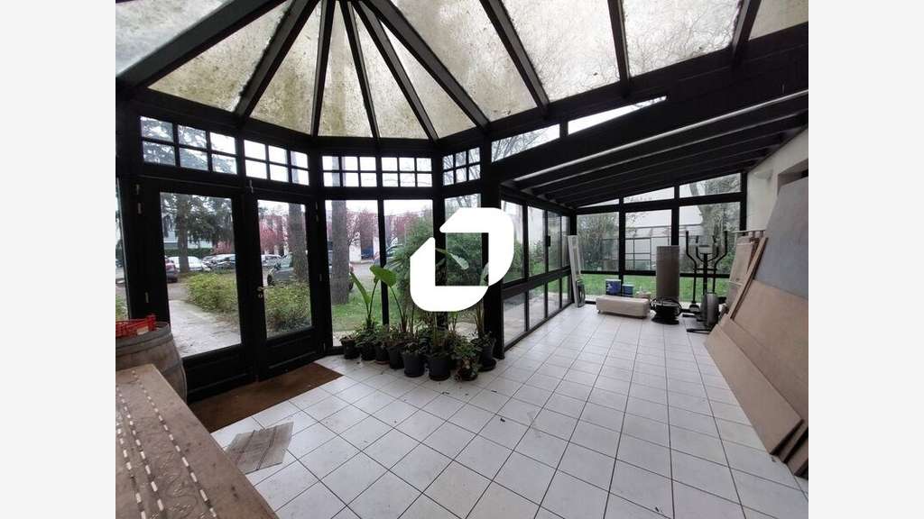 Vente Bureaux 250m² Magny les hameaux