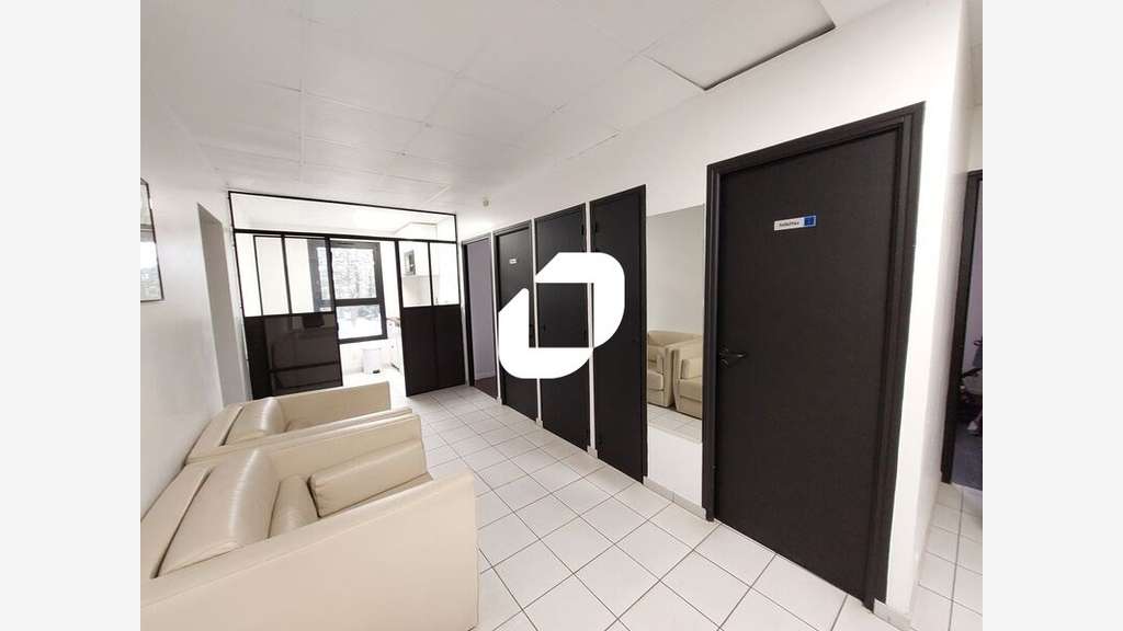Vente Bureaux 250m² Magny les hameaux