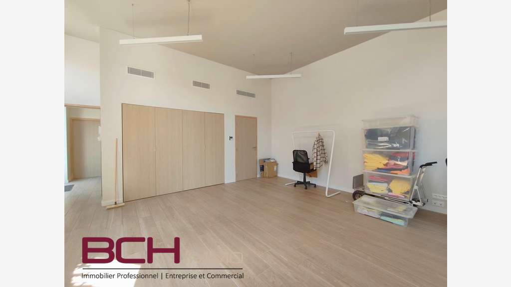 AV immeuble de bureaux avec du cachet Marseille 10