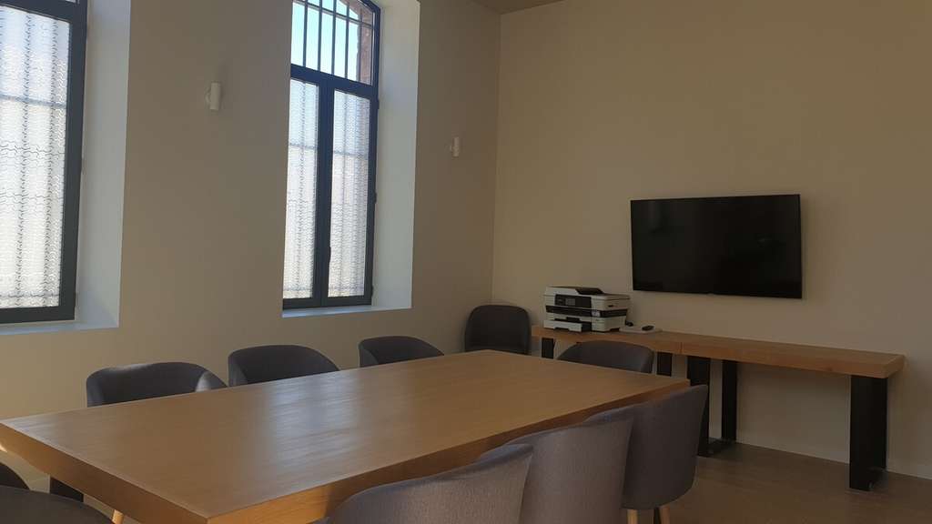 AV immeuble de bureaux avec du cachet Marseille 10