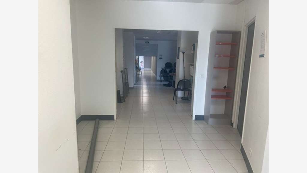 A vendre plateau bureaux 203m² R+3 à Marseille 12e