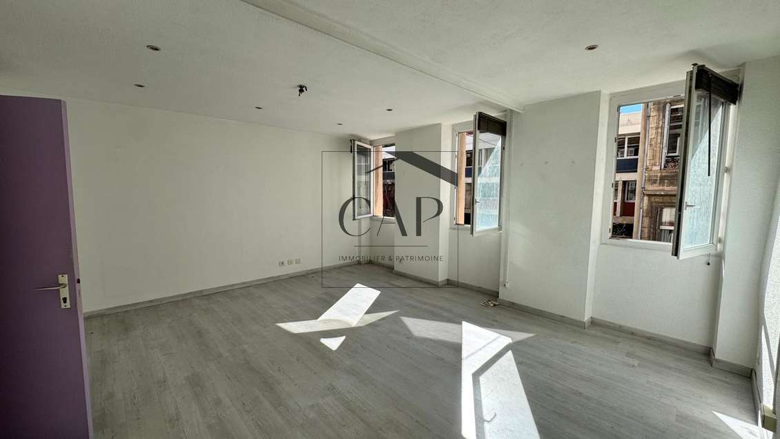 Rue Paradis Plateau à fort potentiel avec double d