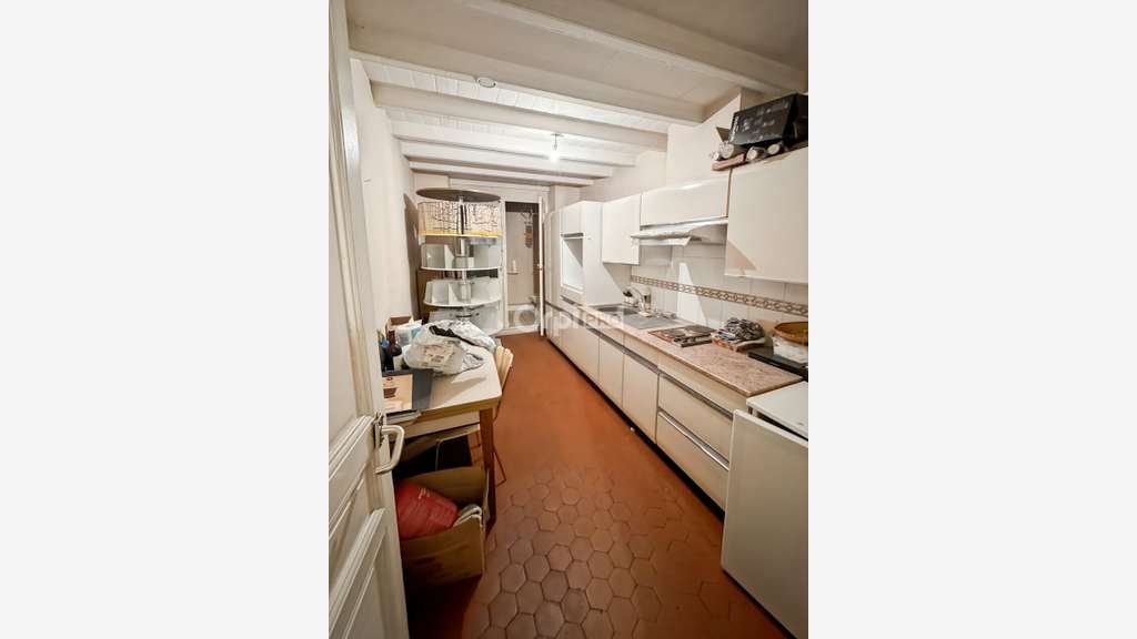 Local d'exception en angle à vendre à Marseille 7e