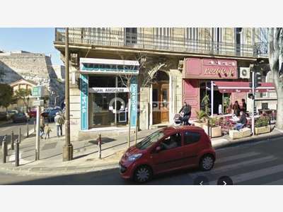 Local d'exception en angle à vendre à Marseille 7e