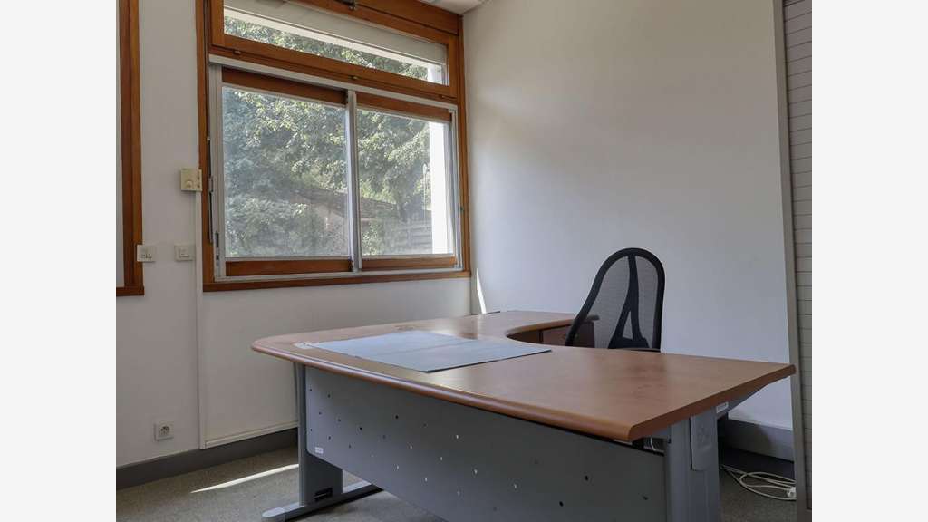 MAZAMET - Immeuble de bureaux d'environ 575 m²