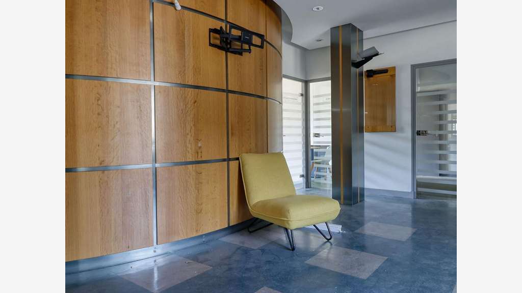MAZAMET - Immeuble de bureaux d'environ 575 m²