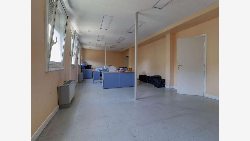 MAZAMET - Immeuble de bureaux d'environ 575 m²