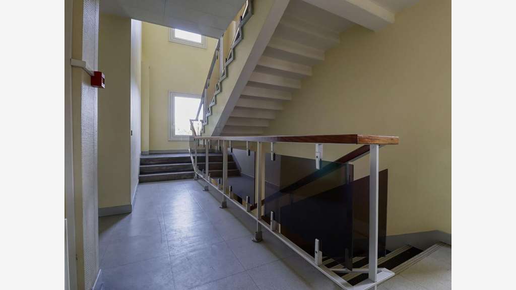 MAZAMET - Immeuble de bureaux d'environ 575 m²
