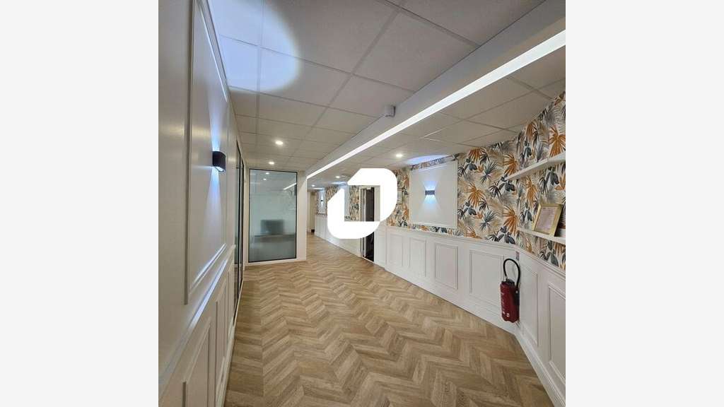 Vente Bureaux 228m² Meudon la foret