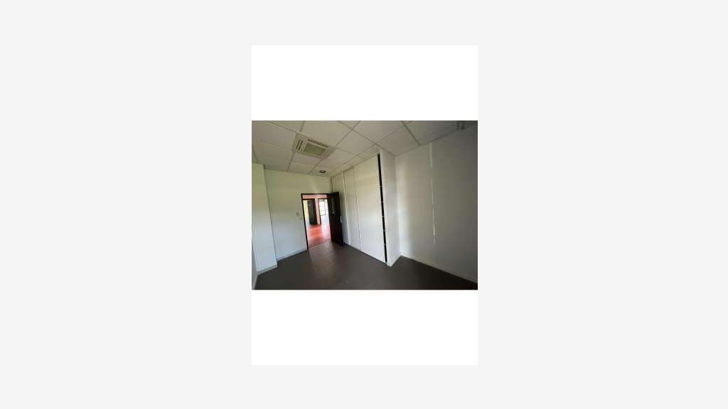 Vente bureau 240m² RDC à Montfavet Agroparc