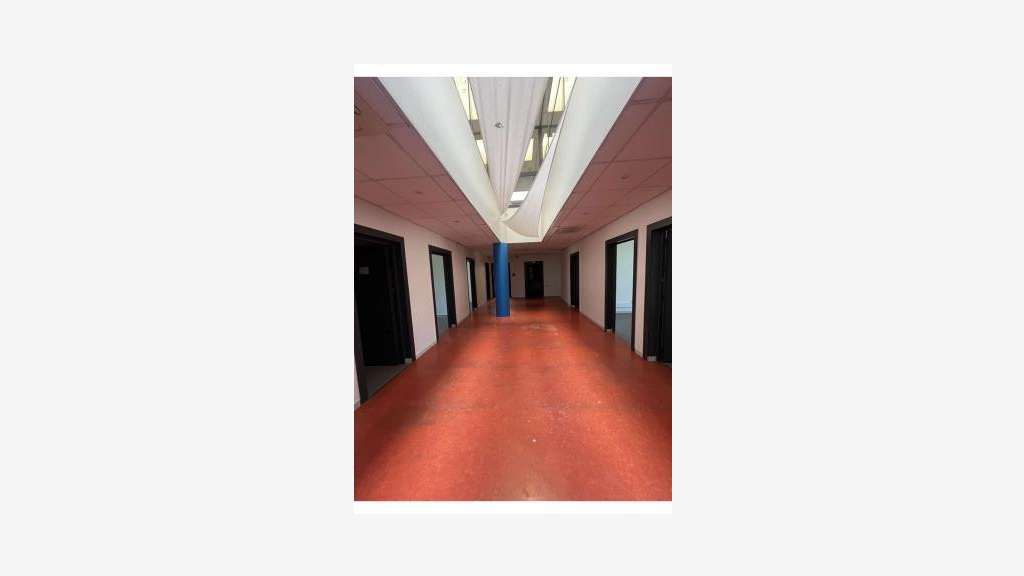 Vente bureau 240m² RDC à Montfavet Agroparc