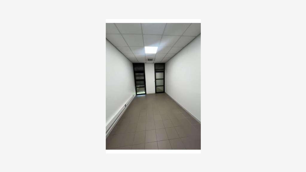 Vente bureau 240m² RDC à Montfavet Agroparc