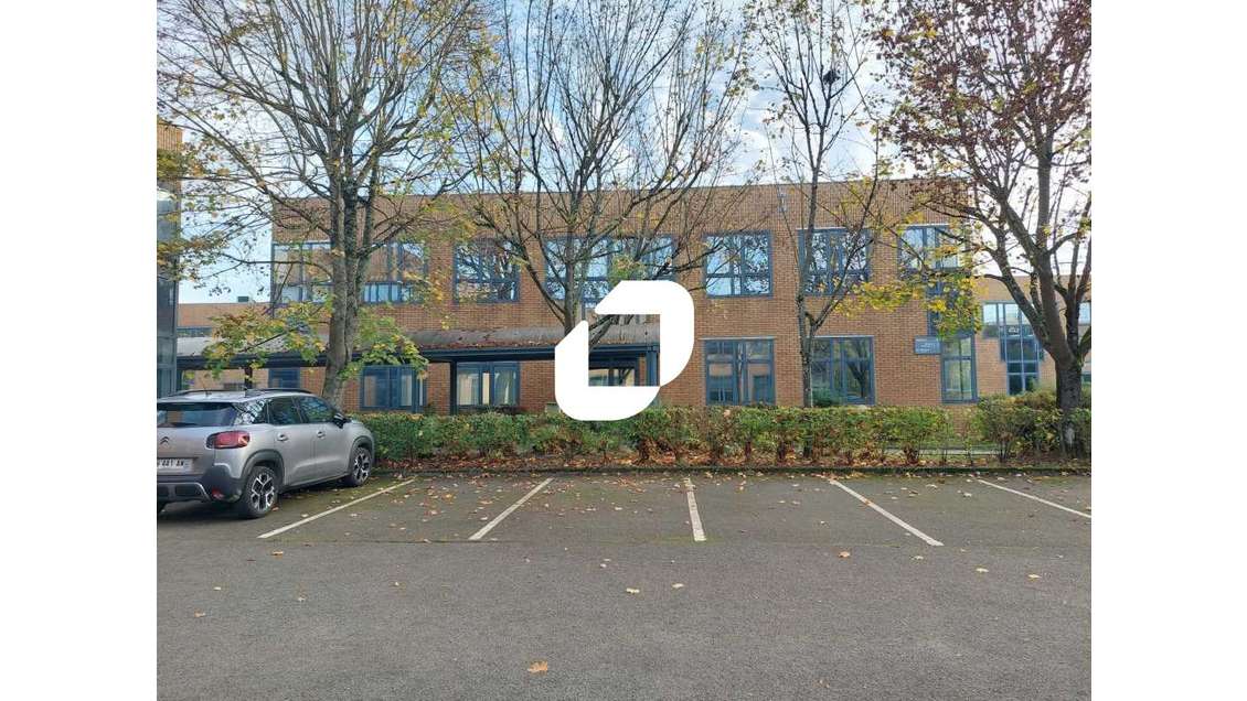 Vente Bureaux 807m² Montigny le bretonneux