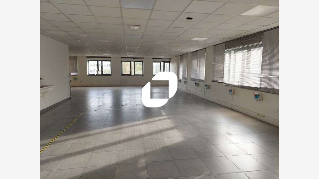 Vente Bureaux 807m² Montigny le bretonneux