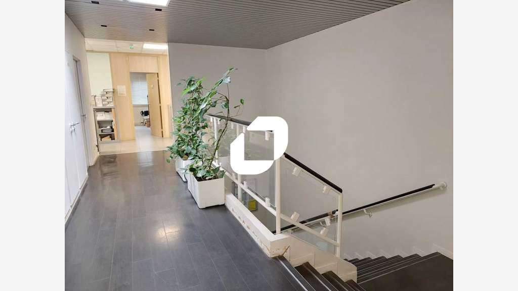 Vente Bureaux 807m² Montigny le bretonneux