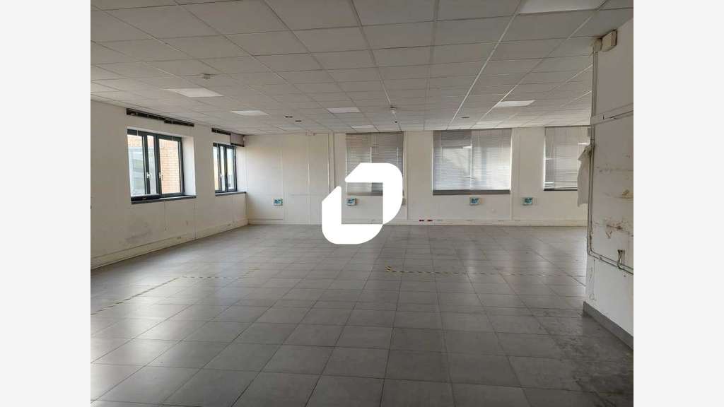 Vente Bureaux 807m² Montigny le bretonneux