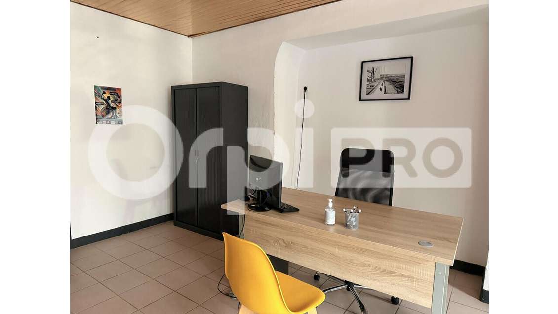 Local commercial 110m² à vendre Montluçon centre