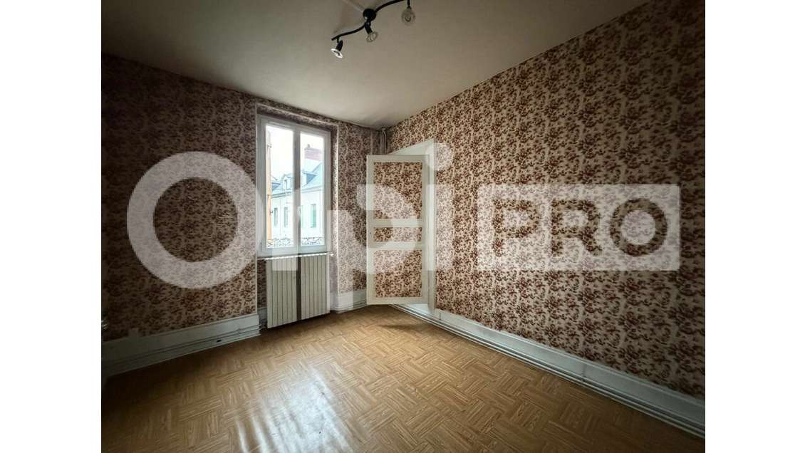 Local commercial 110m² à vendre Montluçon centre