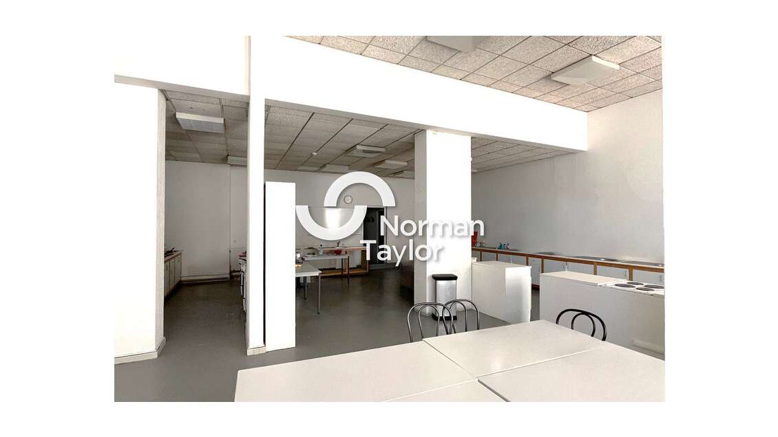 Vente bureaux 113m² RDC à Montpellier Antigone