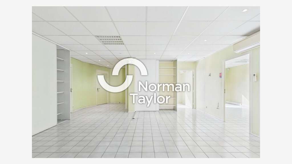 Local 214m² à vendre à Montpellier Celleneuve