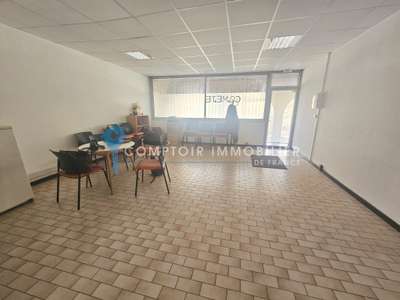 AV bureau 64m² R+1 bonne visibilité à Montpellier