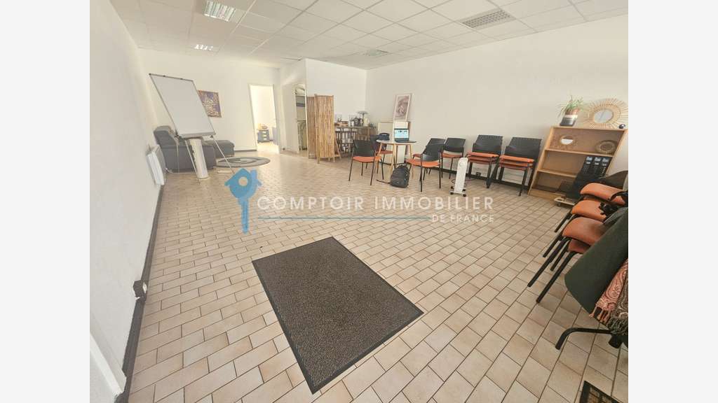 AV bureau 64m² R+1 bonne visibilité à Montpellier